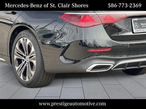 Used 2026 Mercedes-Benz E 350 4MATIC Sedan image 4