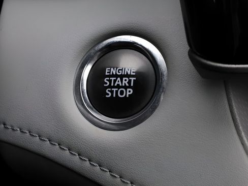 Used 2023 Toyota Highlander LE AWD/4WD image 36