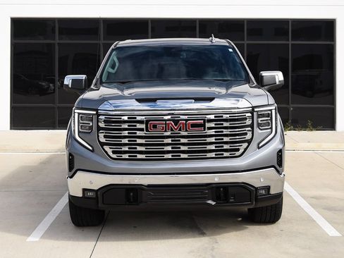 Used 2025 GMC Sierra 1500 SLT w/ SLT Premium Plus Package image 3