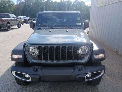 New 2025 Jeep Gladiator Sport image 9