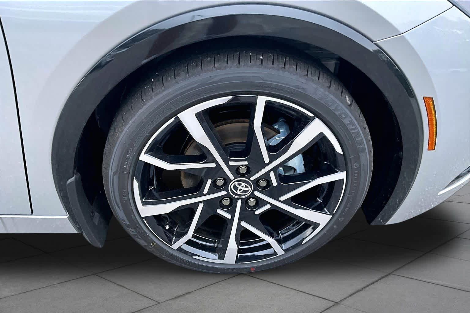 New 2026 Toyota Prius Plug-In Hybrid FWD image 12