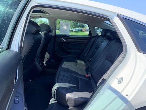 Used 2021 Honda Accord Touring image 8