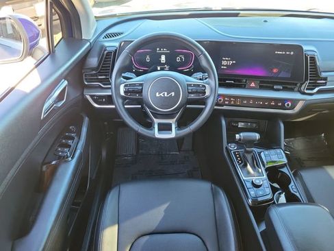 Used 2024 Kia Sportage EX image 7