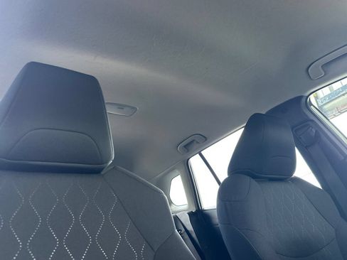 Certified 2025 Toyota Corolla Cross LE FWD image 18