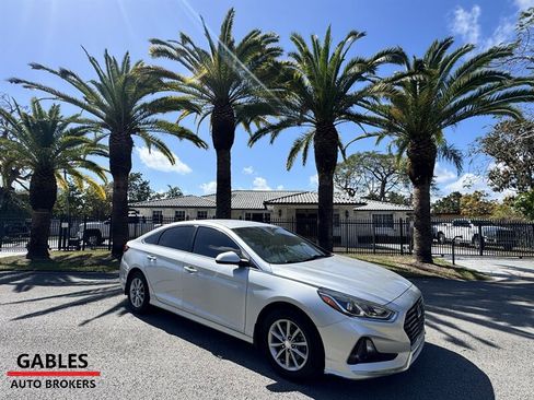 Used 2018 Hyundai Sonata SE image 2