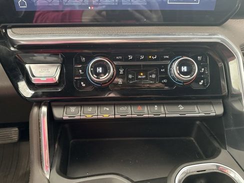 Used 2024 GMC Sierra 3500 Denali w/ Technology Package image 40