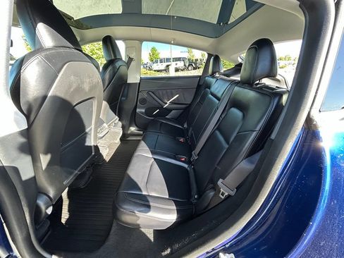 Used 2024 Tesla Model Y Long Range AWD/4WD image 24
