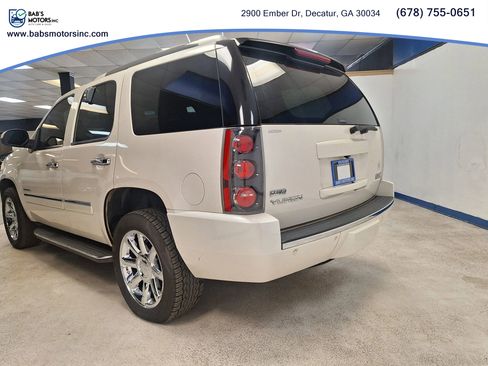 Used 2011 GMC Yukon Denali image 26