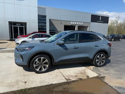 Certified 2023 Ford Escape Platinum image 3