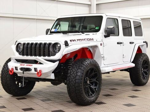 Used 2025 Jeep Wrangler Rubicon w/ XTREMEE 35" Tire Package image 3
