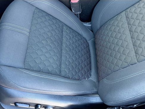 Used 2019 Chevrolet Blazer LT image 18