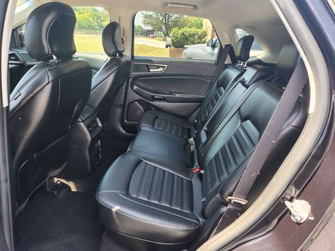 Used 2019 Ford Edge SEL w/ Equipment Group 201A FWD image 11