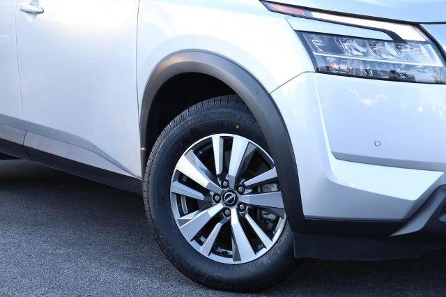 Certified 2023 Nissan Pathfinder SL AWD/4WD image 3