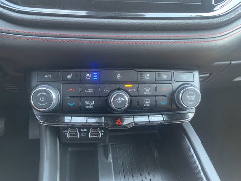 Used 2025 Dodge Durango R/T AWD/4WD image 26