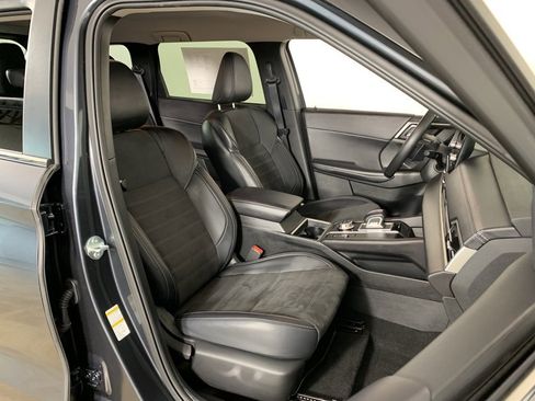 Used 2024 Mitsubishi Outlander SE Black Edition image 36