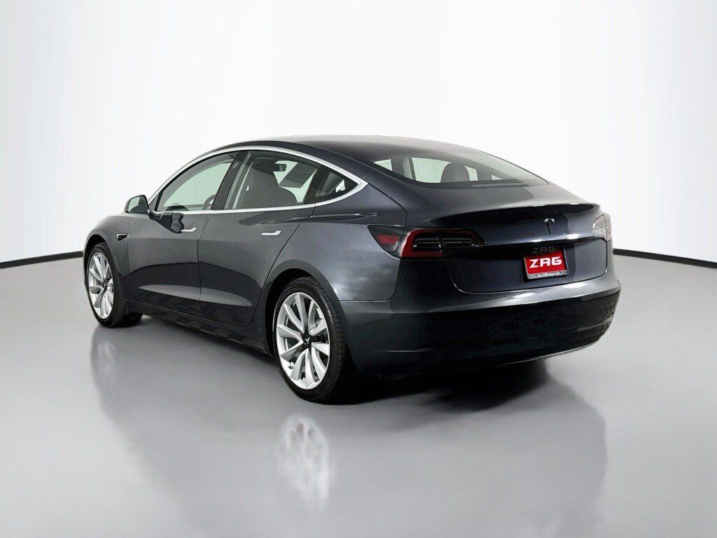 Used 2018 Tesla Model 3 Long Range RWD image 3