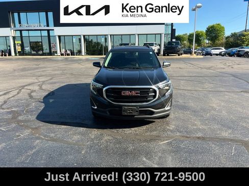 Used 2019 GMC Terrain SLE w/ Driver Convenience Package AWD/4WD image 2