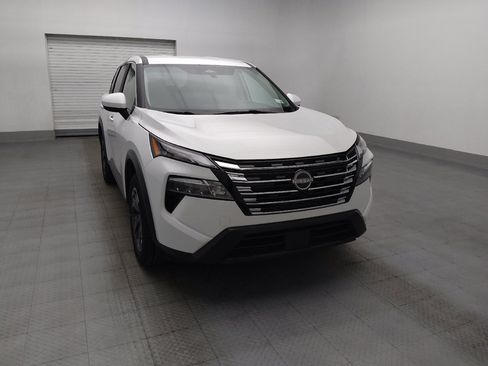 Used 2024 Nissan Rogue SV FWD image 14