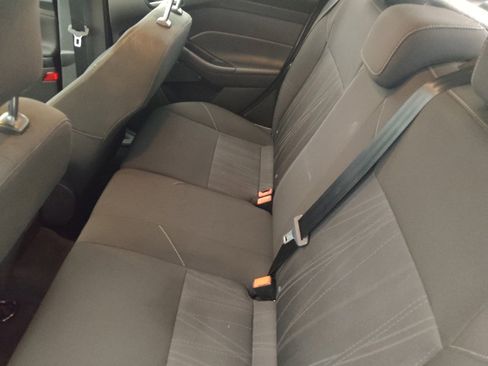 Used 2016 Ford Focus SE w/ SE Sport Package image 18