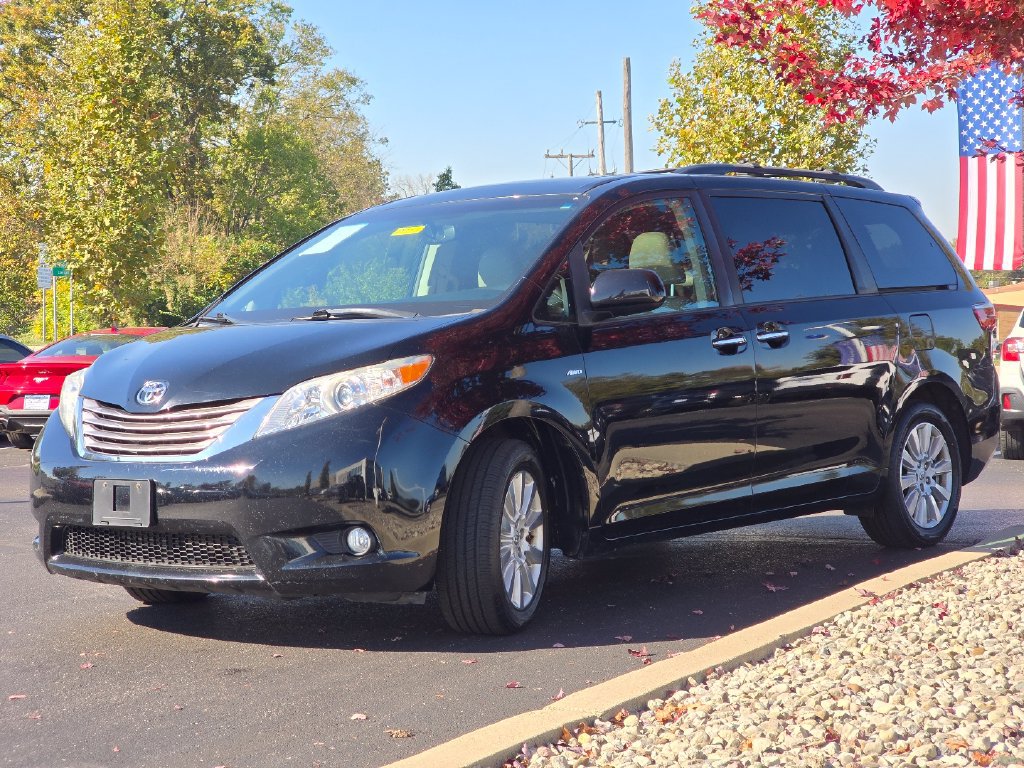 Used 2017 Toyota Sienna XLE Premium AWD/4WD image 22