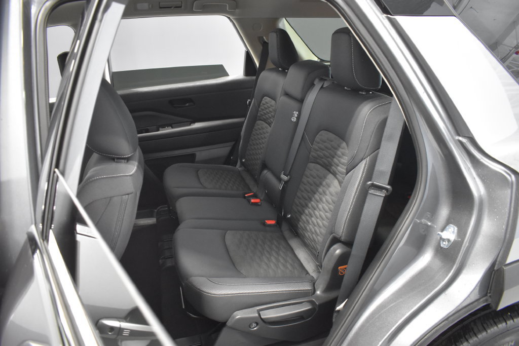 Certified 2024 Nissan Pathfinder SV AWD/4WD image 32