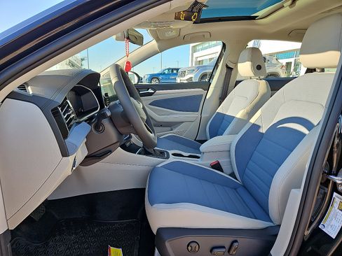 New 2026 Volkswagen Jetta SE image 9