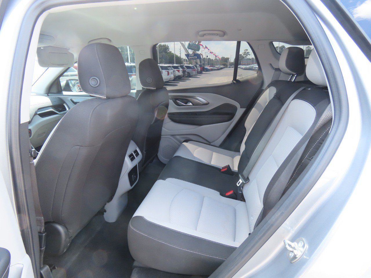 Used 2024 GMC Terrain SLE w/ Driver Convenience Package FWD image 21