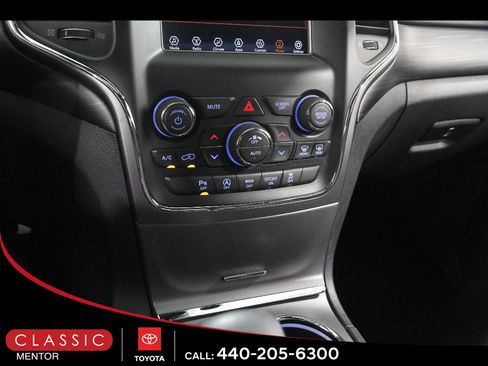 Used 2019 Jeep Grand Cherokee Laredo image 15