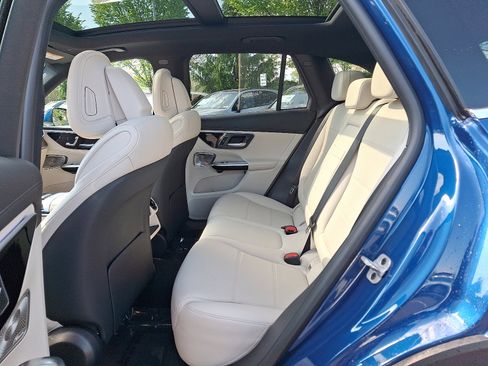Used 2023 Mercedes-Benz GLC 300 4MATIC image 10