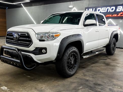 Used 2019 Toyota Tacoma SR w/ SR Convenience Package RWD image 9