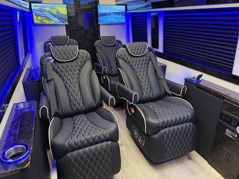 Used 2024 Mercedes-Benz Sprinter 3500 image 6