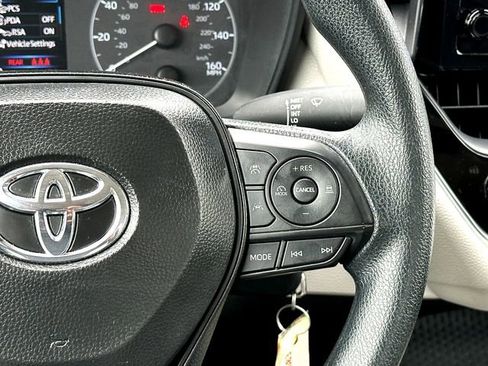 Used 2025 Toyota Corolla LE FWD image 20
