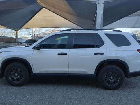 New 2025 Honda Pilot TrailSport image 5