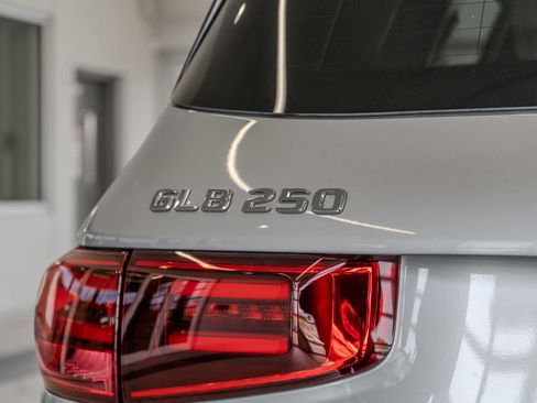 New 2026 Mercedes-Benz GLB 250 4MATIC image 22