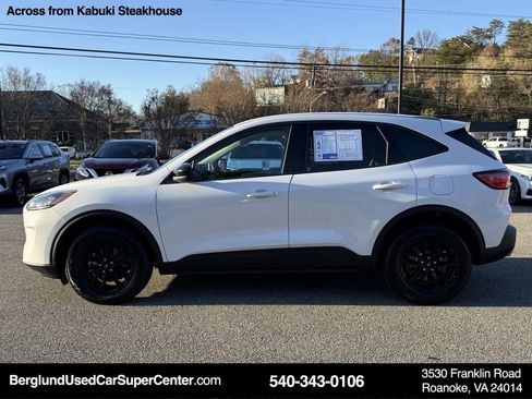 Used 2020 Ford Escape SE Sport image 7