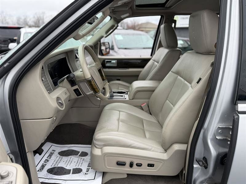 Used 2010 Lincoln Navigator 4WD image 9