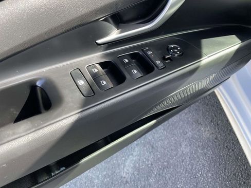 Used 2024 Hyundai Elantra SE image 27