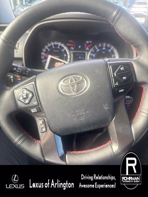 Used 2018 Toyota 4Runner TRD Off-Road Premium AWD/4WD image 5