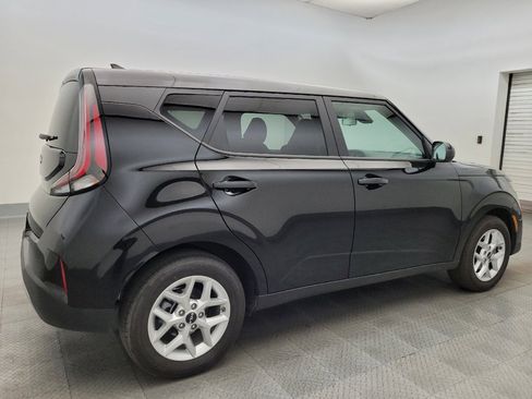 Used 2025 Kia Soul LX image 10