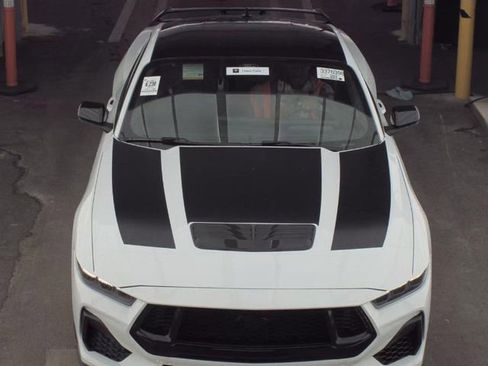 Used 2025 Ford Mustang GT Premium w/ GT Performance Package RWD image 2