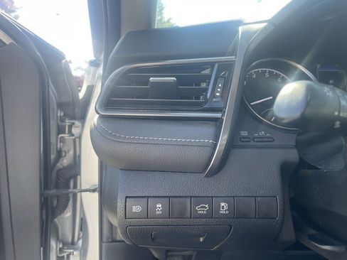 Used 2021 Toyota Camry SE image 17