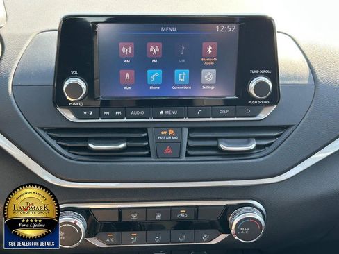 Used 2024 Nissan Altima 2.5 S image 17