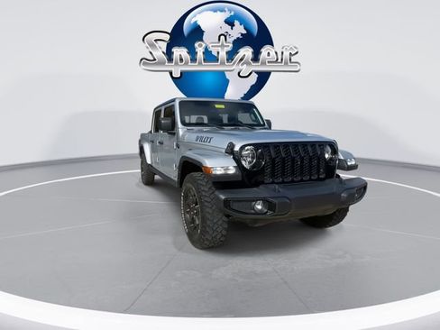 Used 2022 Jeep Gladiator Willys image 3