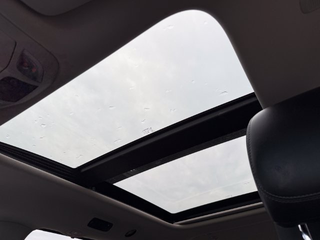 Used 2019 Chrysler Pacifica Limited FWD image 12