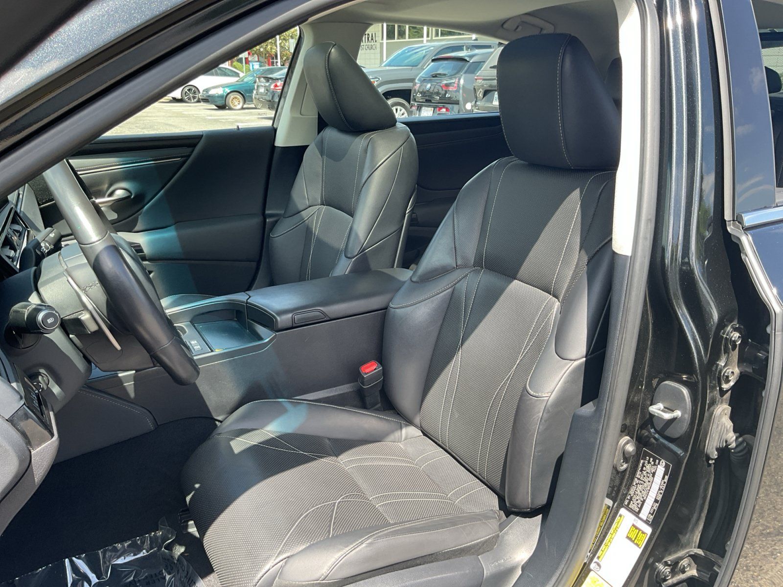 Used 2024 Lexus ES 300h w/ Accessory Package (Z2) FWD image 19