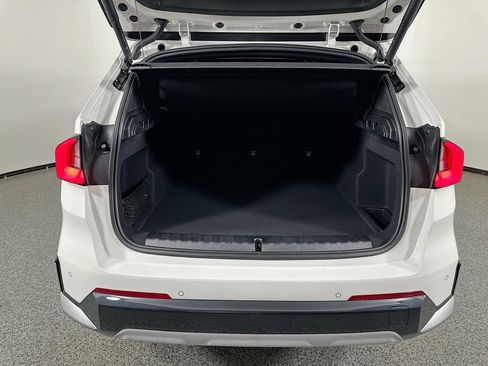 Used 2025 BMW X1 xDrive28i w/ Technology Package image 28