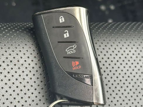 Used 2022 Lexus UX 250h Luxury image 31