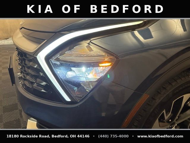 Used 2023 Kia Sportage EX AWD/4WD image 11