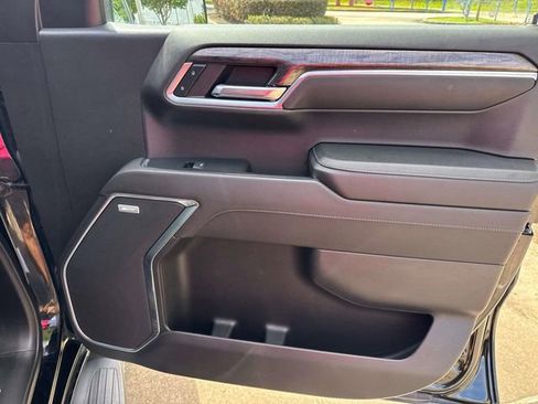Used 2023 Chevrolet Silverado 1500 LTZ w/ LTZ Convenience Package II AWD/4WD image 19