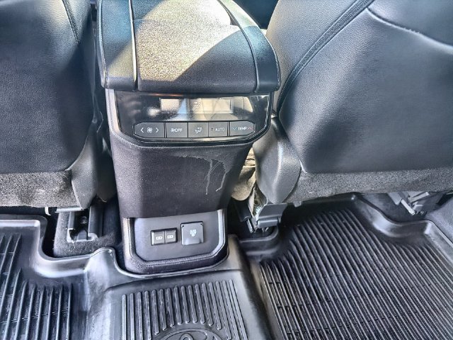 Used 2022 Toyota Highlander Limited AWD/4WD image 22